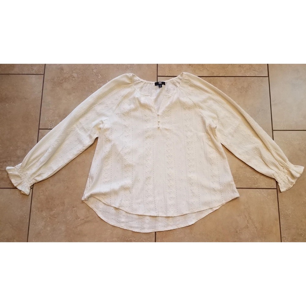 Frye Top Women Medium M Ivory Eyelet Bell Sleeve Cottagecore Boho Blouse Neutral